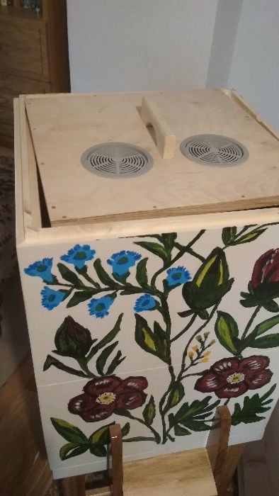 Ule ozdobne ule dekoracyjne użytkowe na pszczoły do ogrodu drewno gont