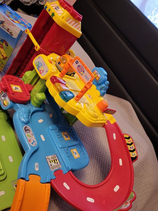 Tut tut autka garaż pl polska wersja plus zestaw torów deluxe 2 autka