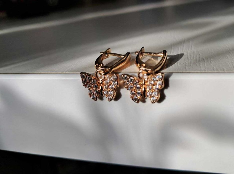 Сережки медичне золото метелики мед сплав
