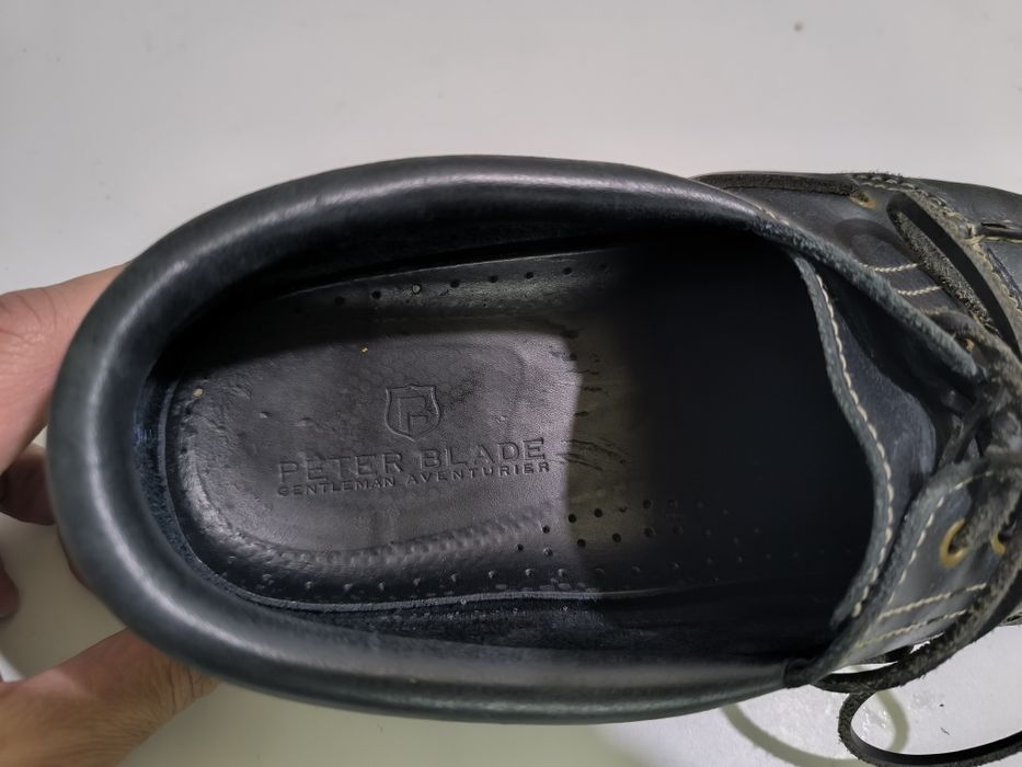 Sapatos de couro tipo vela