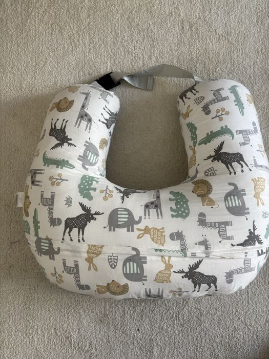 Almofada de amamentação como nova