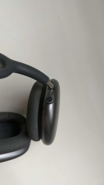 Apple AirPods Max Starlight, Czarne