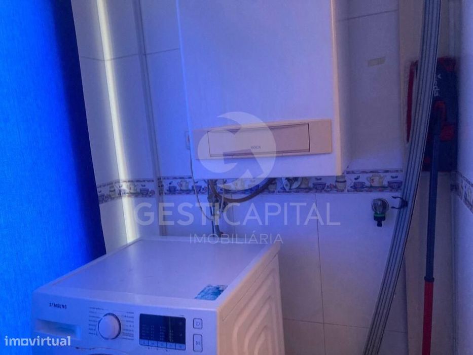 Apartamento T3 com Suite, 2 Varandas e Garagem para 2 Carros  em linha
