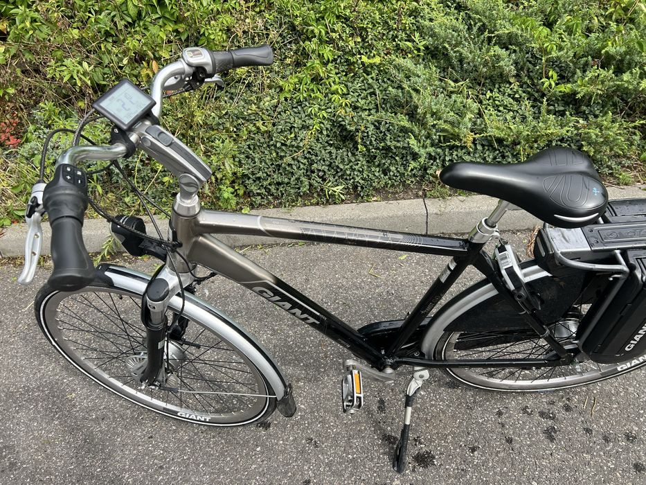 Fajny rower elektryczny GIANT TWIST GO 36V dwie baterie/ A