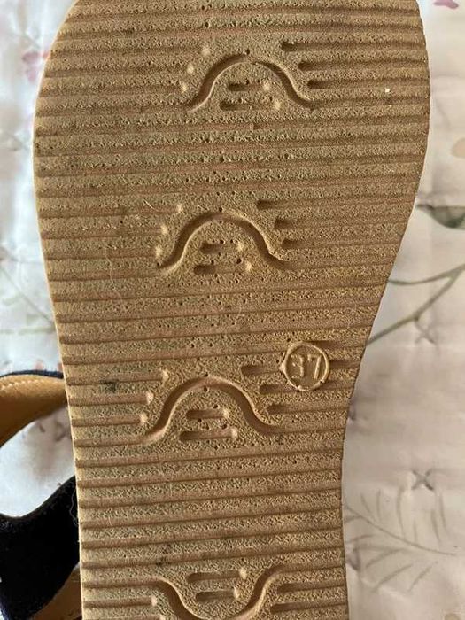 Sandálias - 37 (bom estado)