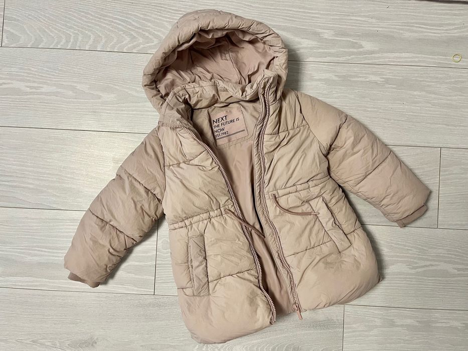 Продам зимову б/в куртку Next