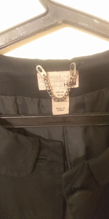 Piękny! Czarny rozkloszowany płaszcz h&m