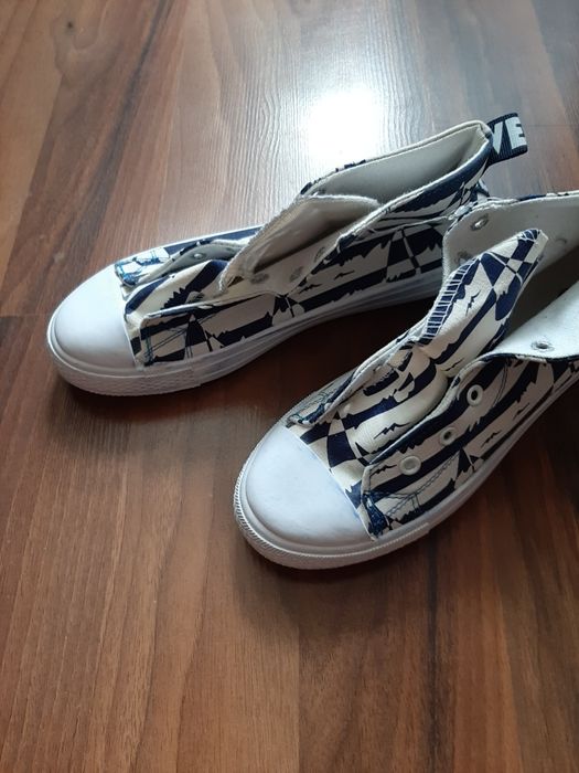 Кеди з принтом 38 розмір