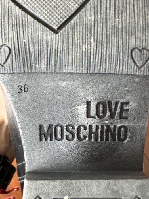 Botas pretas da Moschino
