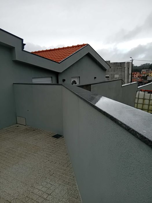 Trolha picheleiro serralheiro pintor demolições