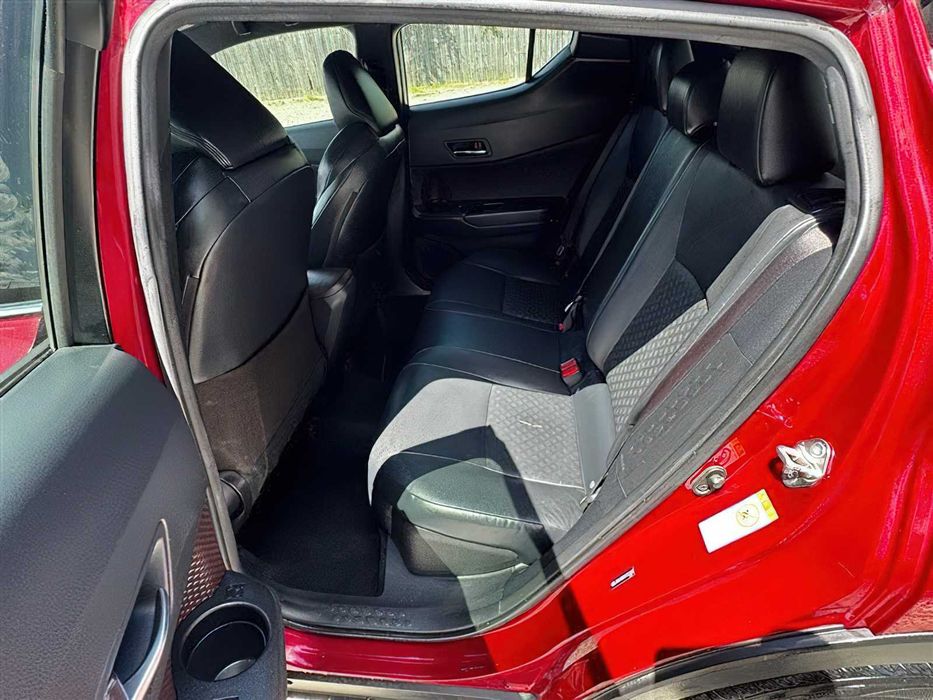 Toyota C-HR      2017