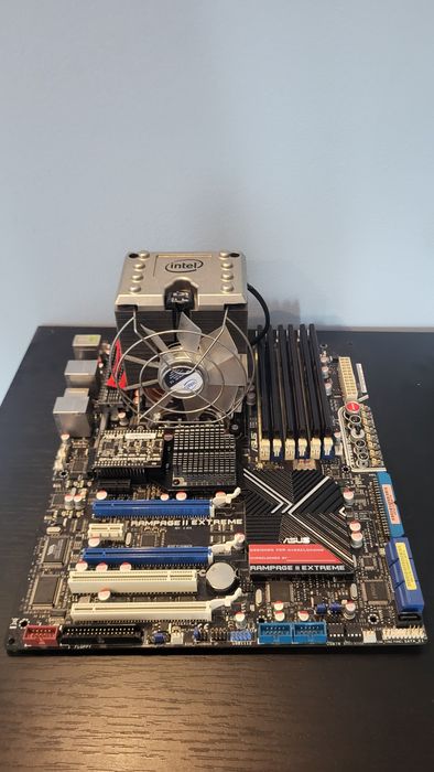 Asus Rampage 2 extreme + i7-920 + 24 GB RAM 1333mhz
