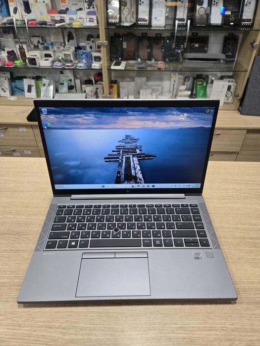 Потужній металевий/Як нові/Батарея -7годин YouTube/i7/16/512/IPS