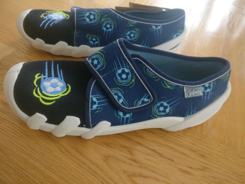 Kapcie pantofelki szkolne nowe rozm 36
