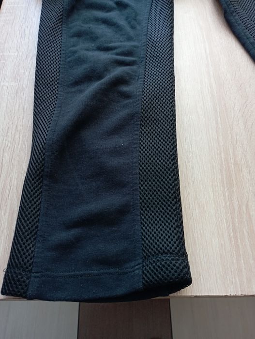 Spodnie dresowe z siateczką po bokach L/XL
