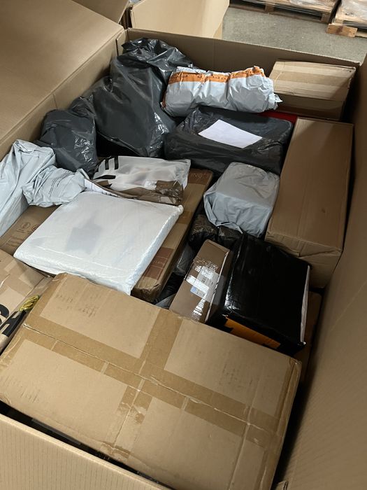 Paczki niespodzianki nieodebrane przesylki zwroty kurierskie palety