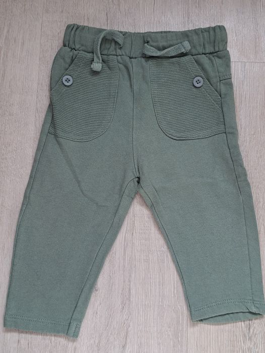 Spodnie jogery so cute 74 pepco khaki zielony
