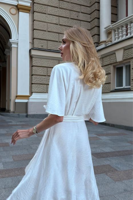 Жіноча лляна сукня Талія на запах