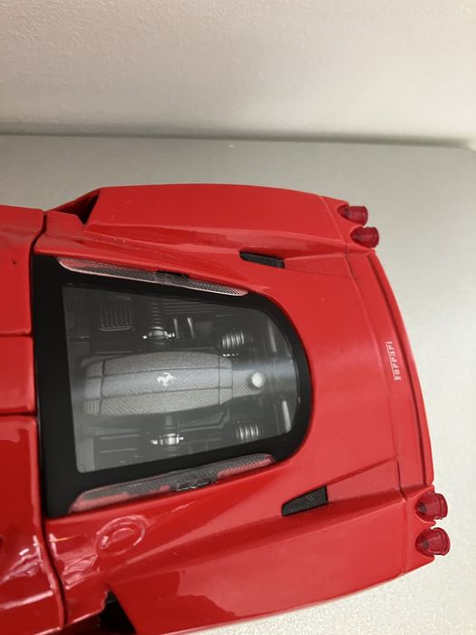 Carro Ferrari Enzo