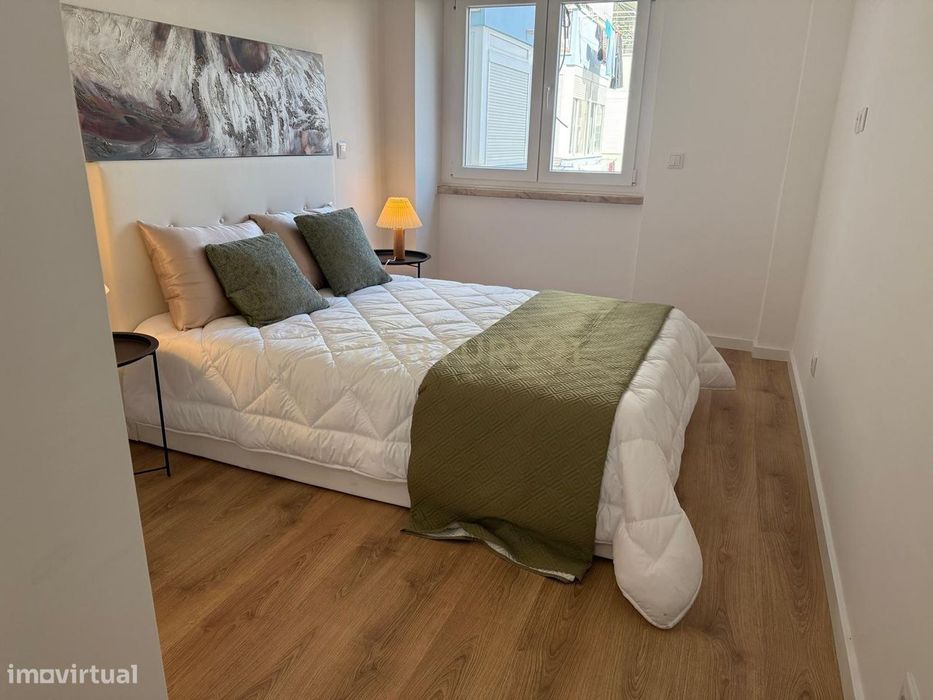 Apartamento T3 Renovado com Suite, Varanda e Cozinha Totalmente Equipa