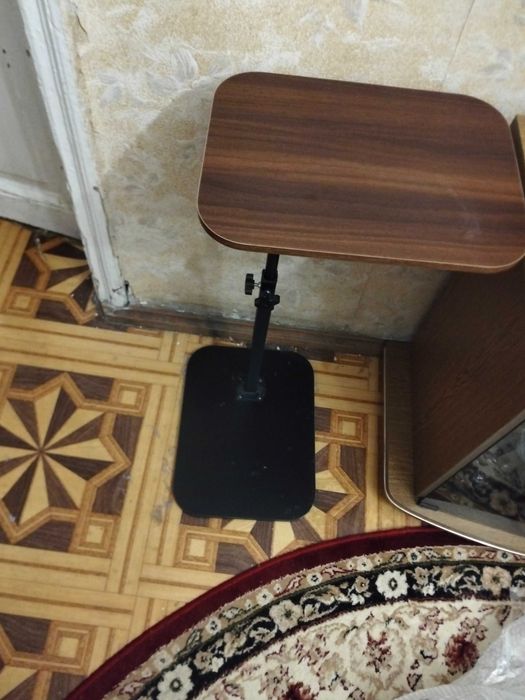 Столик для ноутбука