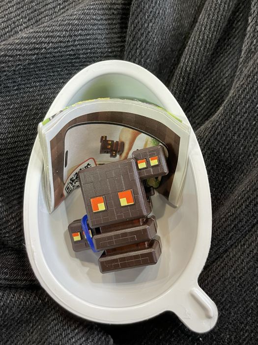 Kinder joy Minecraft фігурки