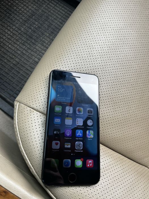 iPhone 7+  на 128 ГБ 100% акамулятор в нормальному стані