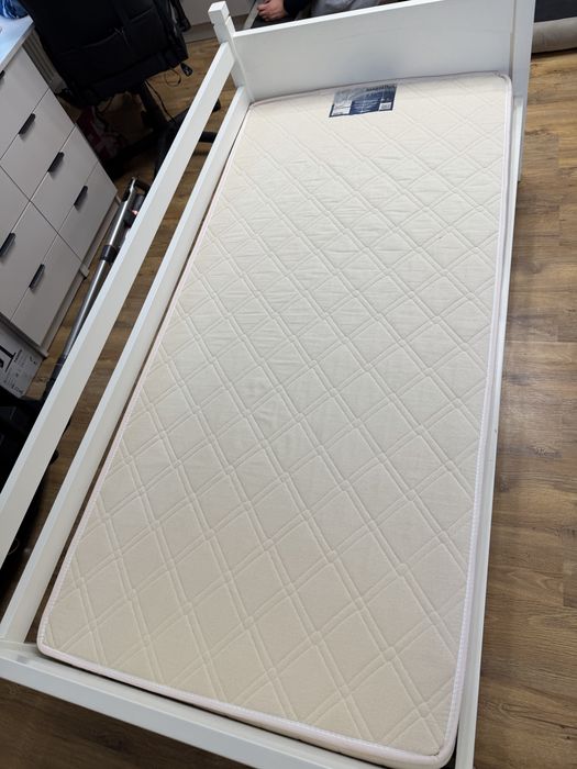 Дитяче деревяне ліжко з італійським матрацом