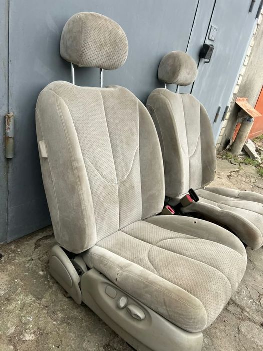 Сидіння для авто
