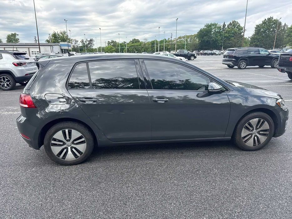 Volkswagen e-Golf SE      2019