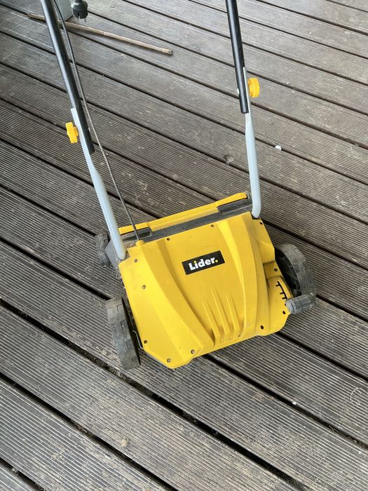 ELEKTRYCZNY  Aerator wertykulator