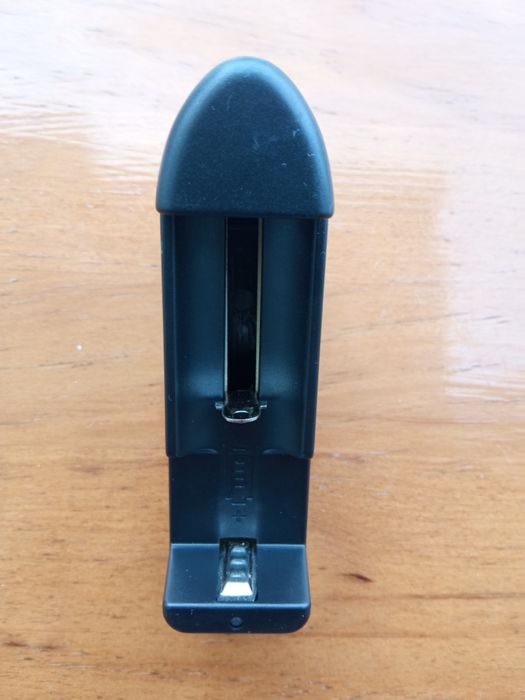 Carregador para baterias 18650 li-ion de 3,7V