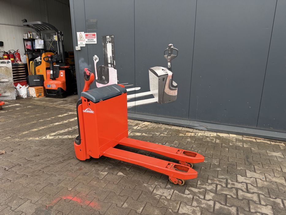 Paleciak elektryczny Linde T 16 na samochód wózek Linde 1600 kg