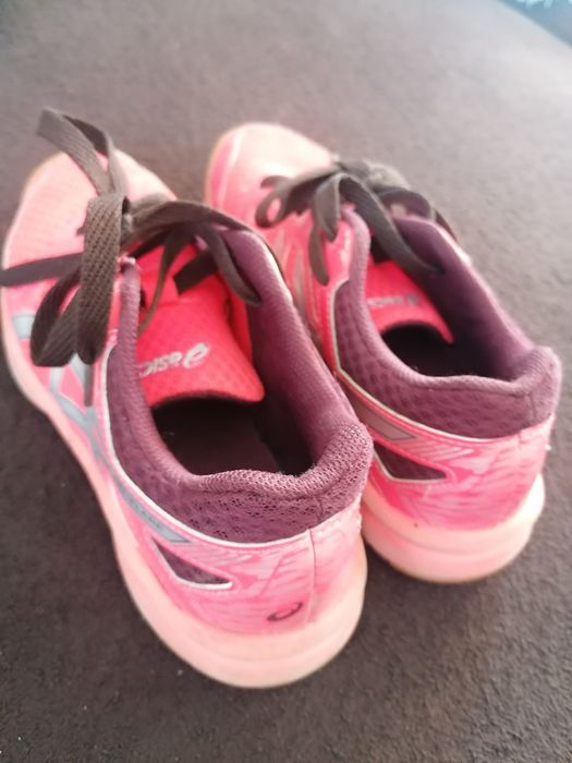 Buty asisc 39 na hale