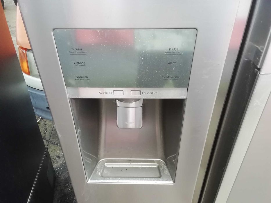 Lodówka Samsung Side RH57H90507F (uszkodzona).