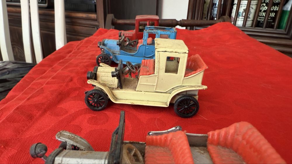 Carros miniatura vintage