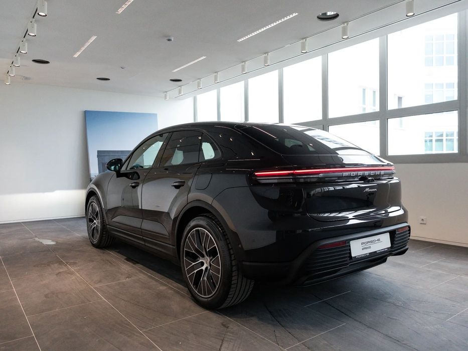 Porsche Macan Electric