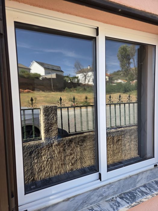 Vendo  Janelas optimo estado64186883314947122