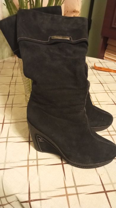 Продам зимние сапоги р.38 натуральная замша