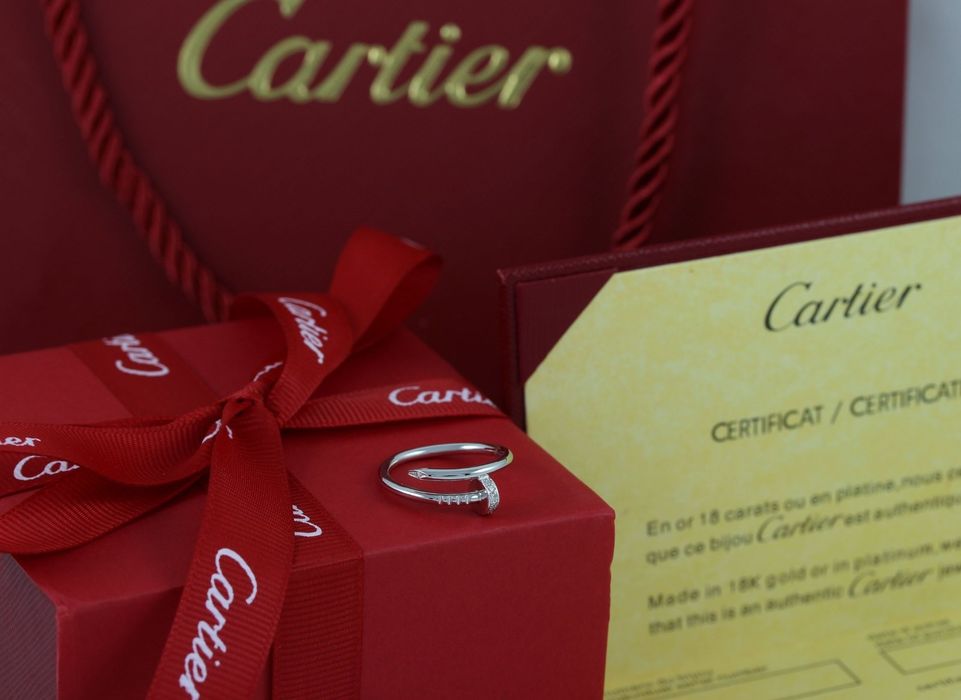 Золотое кольцо Cartier Juste un Clou (Гвоздь)с природными бриллиантами