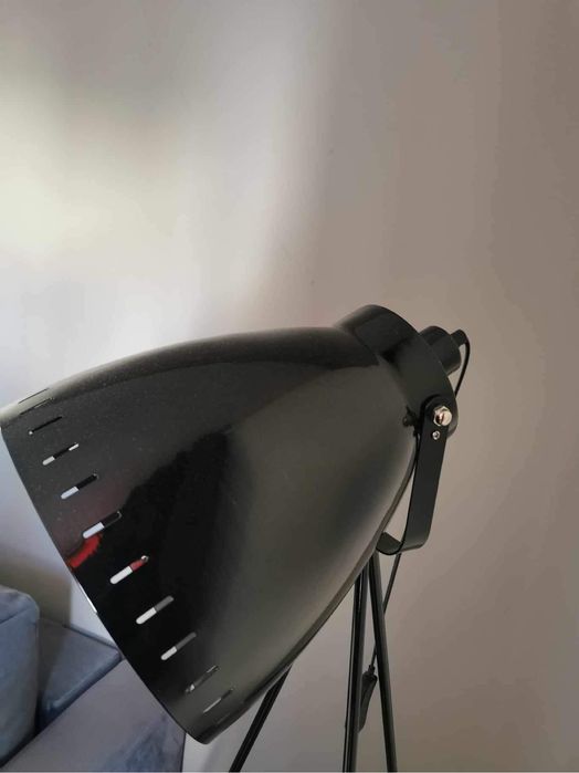 Lampa podlogowa
