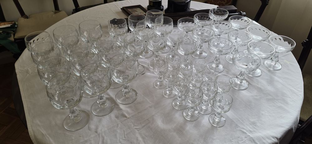 Copos de Mesa (conjunto de vinho, agua, calice e taças)