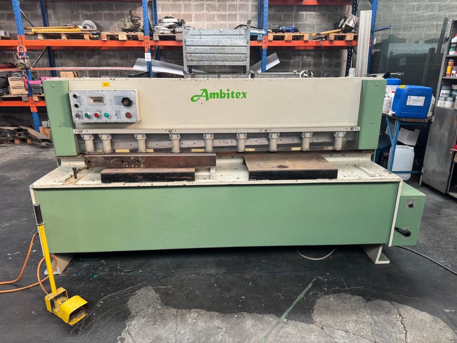 Guilhotina Adira 0420