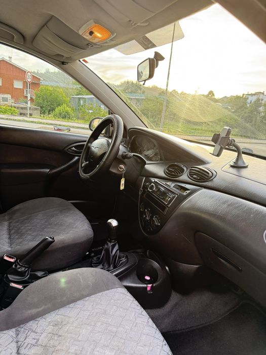 Ford Focus 1.4 – 2002 | Fiável e pronta a circular!