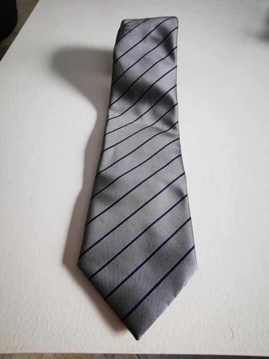 Gravata Medi-Riva Cinzenta Usada