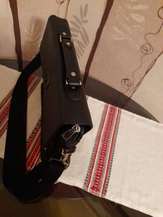 Продам чоловічу кожзам сумку-портфель.