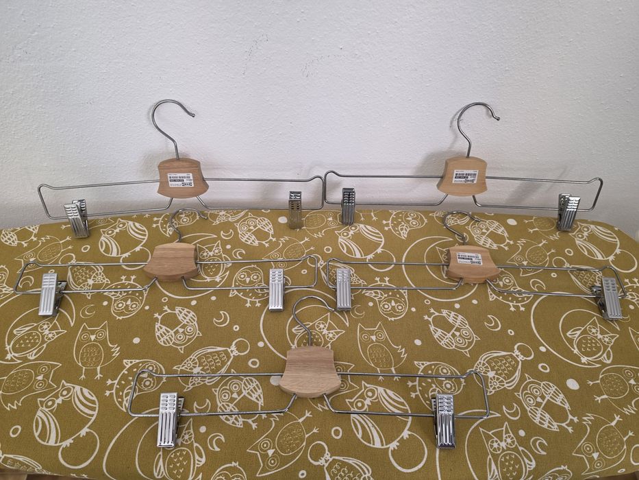 5x  IKEA Cabides / Clothes Hangers
