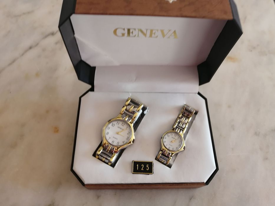 conjunto de relógios novos com pilhas novas