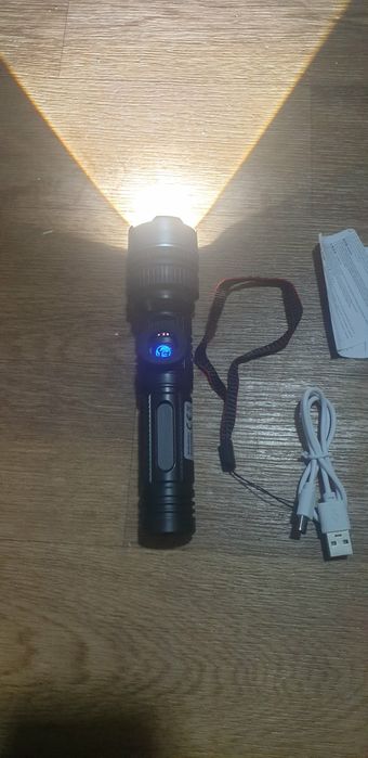 Продам отличный тактический фонарь