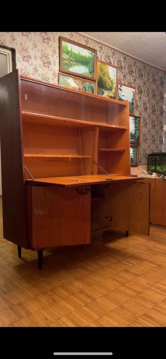 Вінтажний сервант із натуральним деревом, радянський буфет